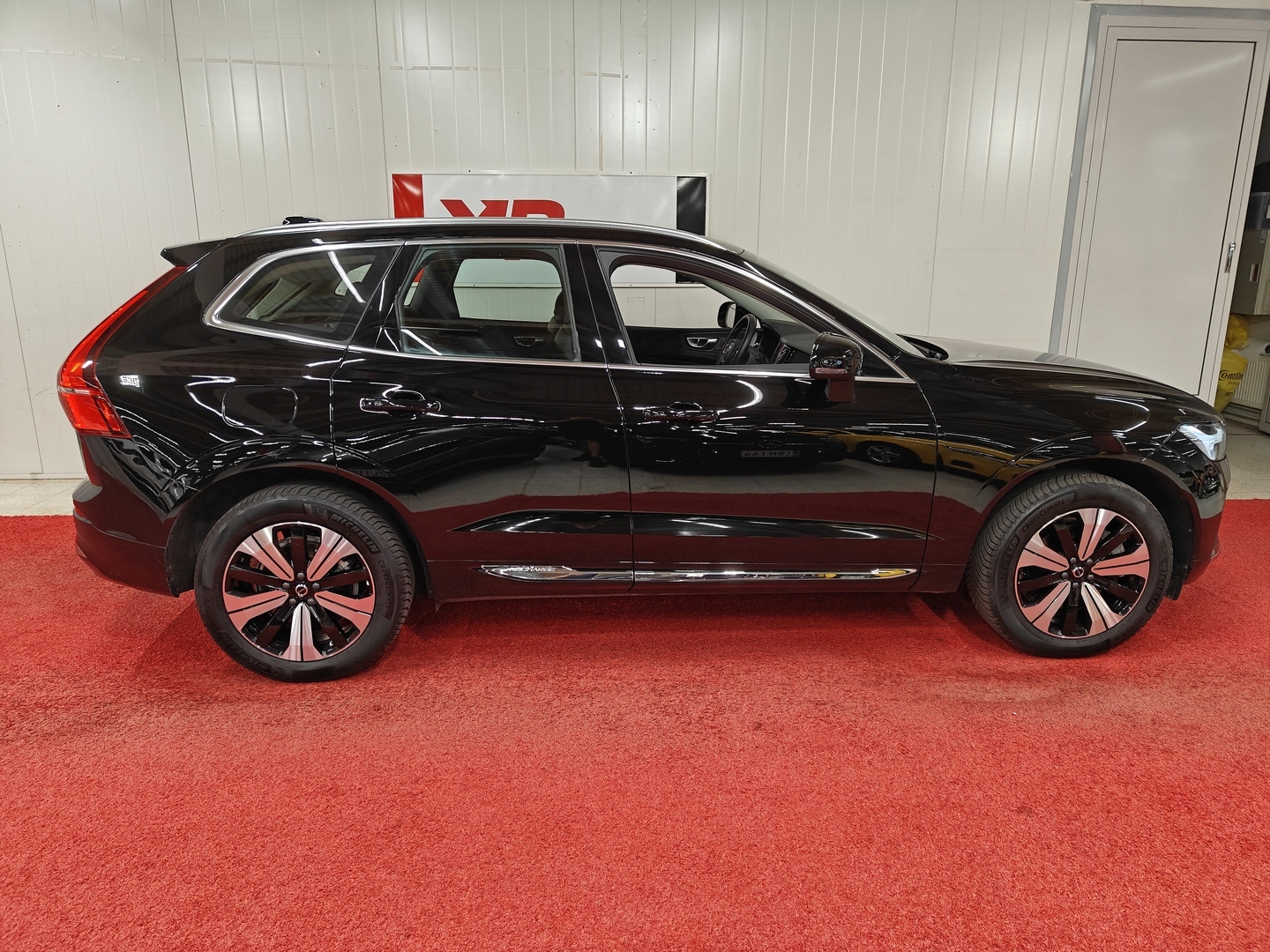 VOLVO XC60 2023