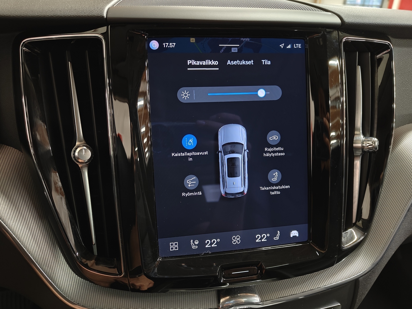 VOLVO XC60 2023