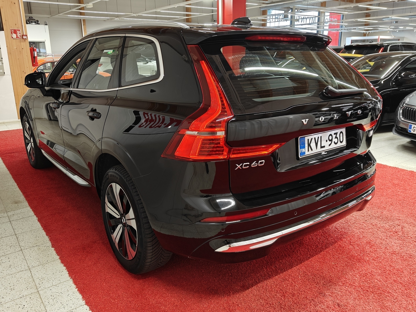 VOLVO XC60 2023