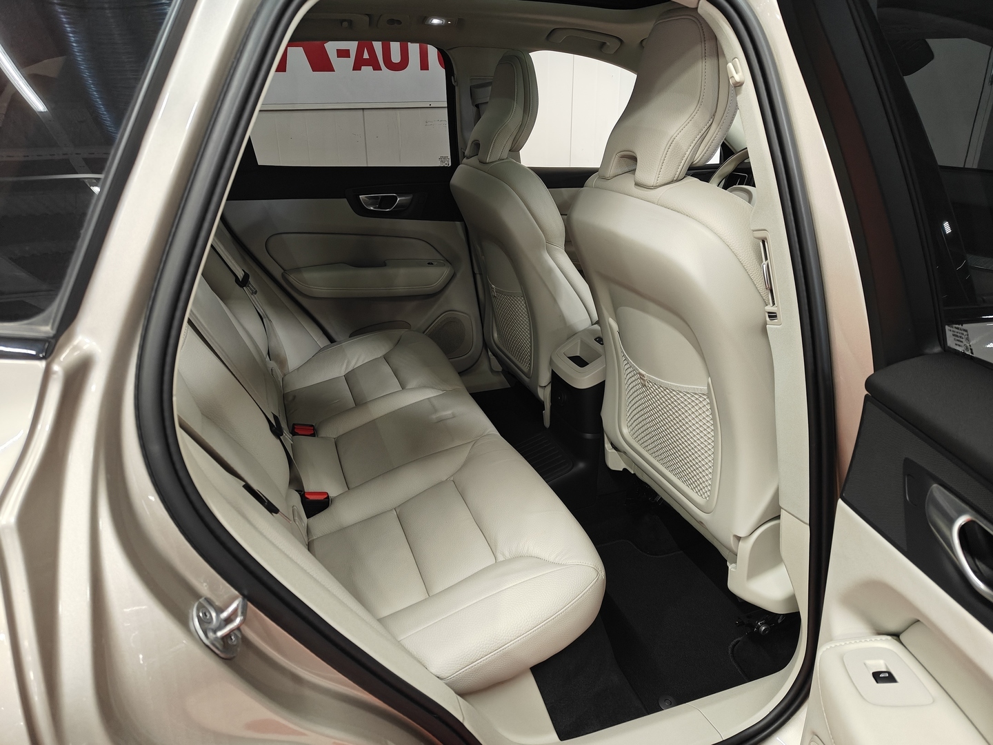 VOLVO XC60 10