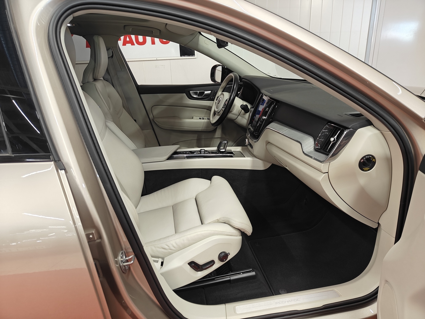 VOLVO XC60 12