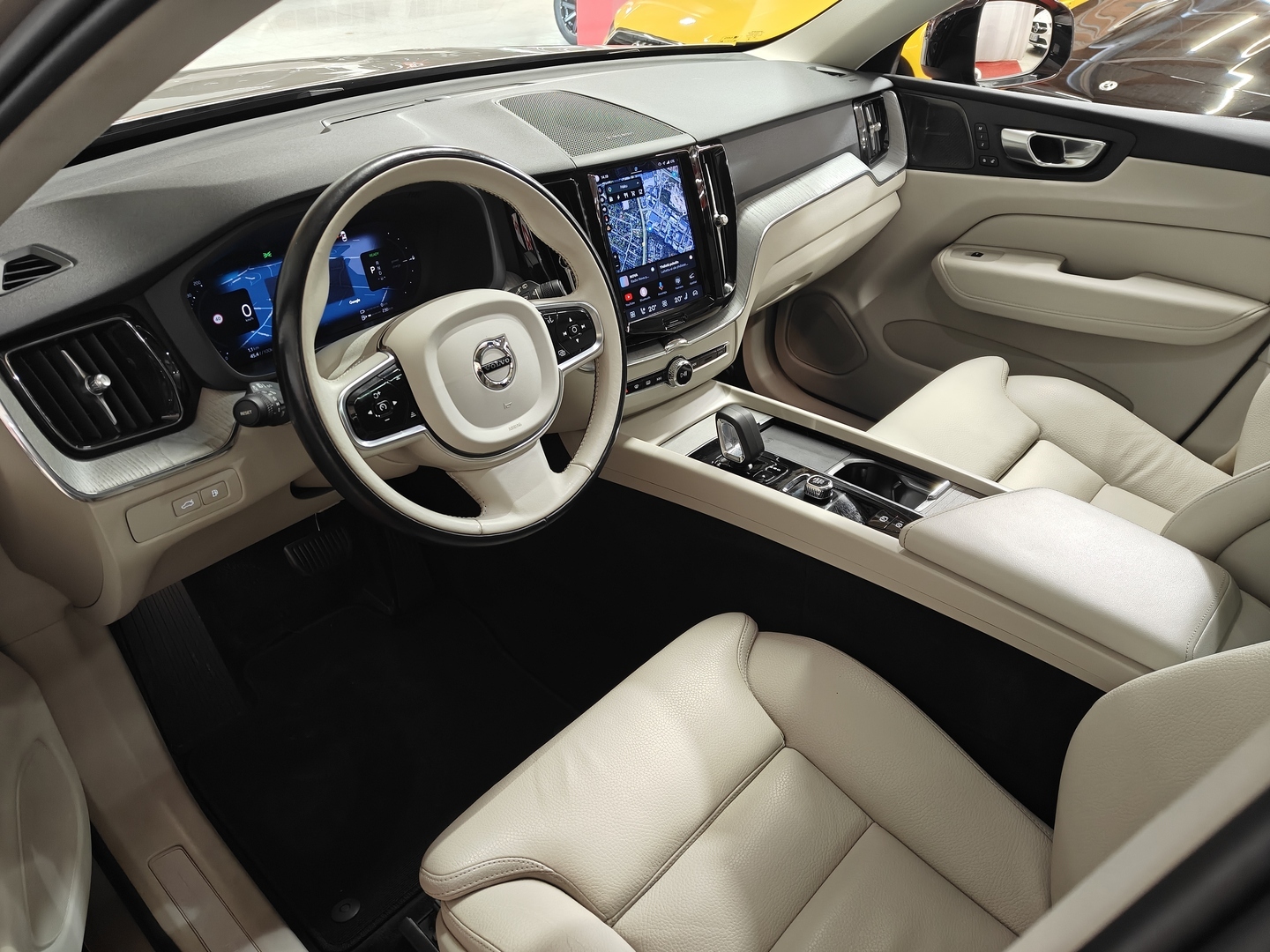 VOLVO XC60 18