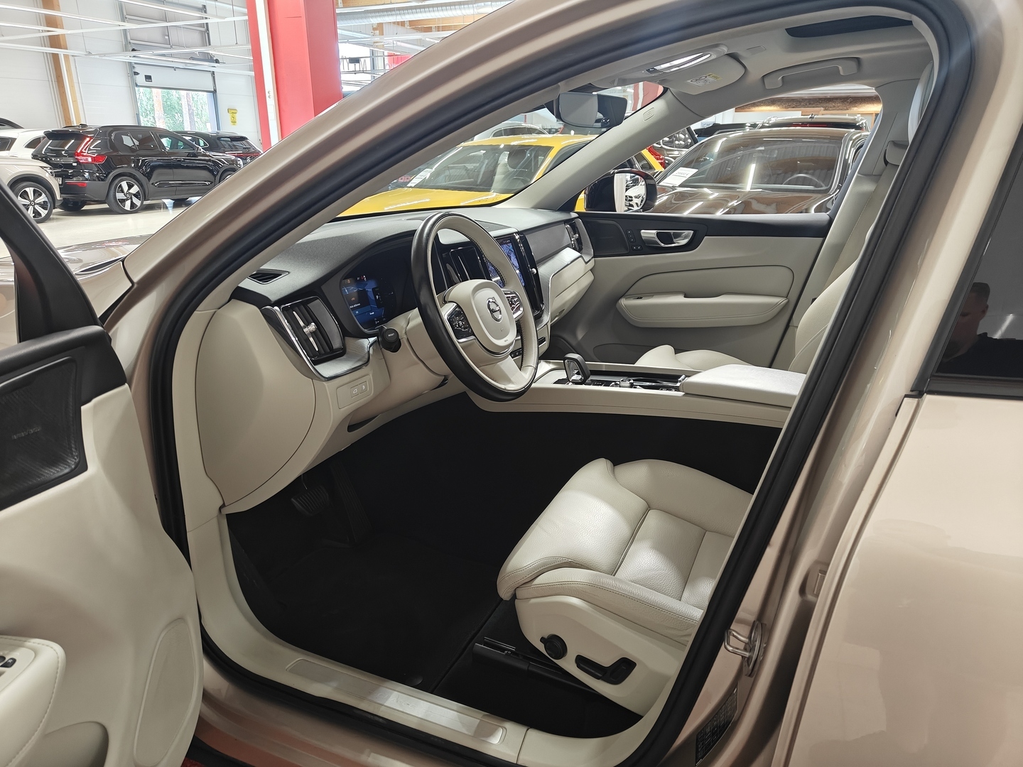 VOLVO XC60 19