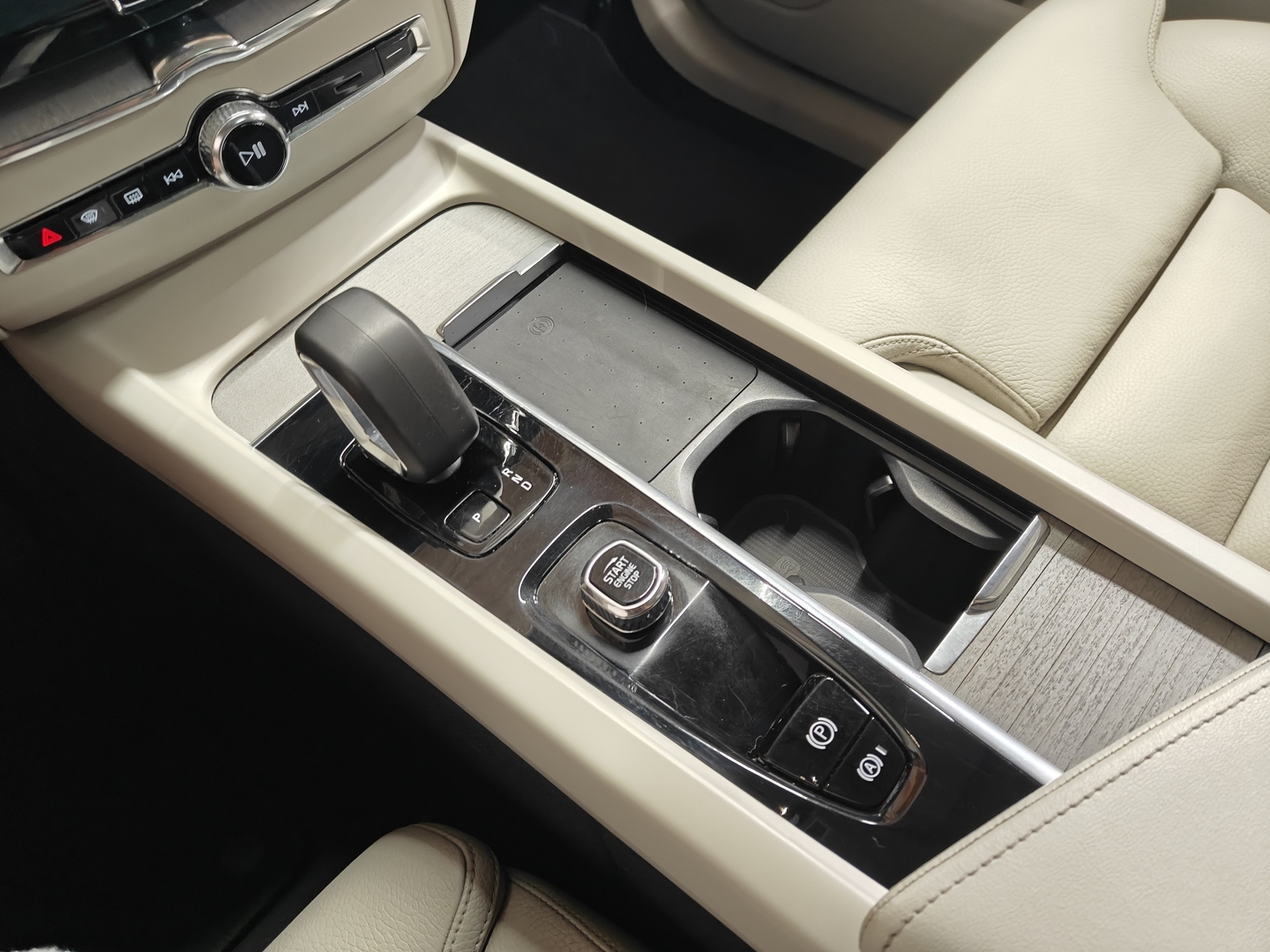 VOLVO XC60 33