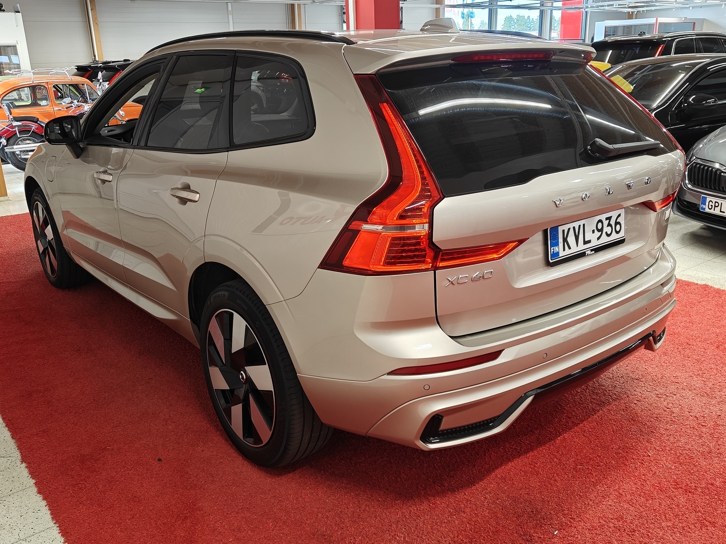 VOLVO XC60 7