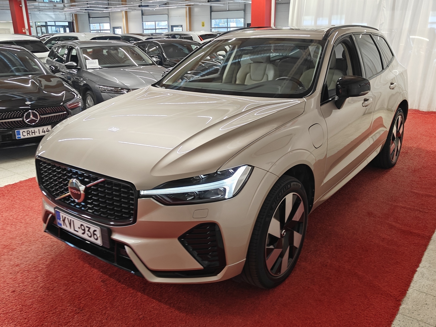 VOLVO XC60 8