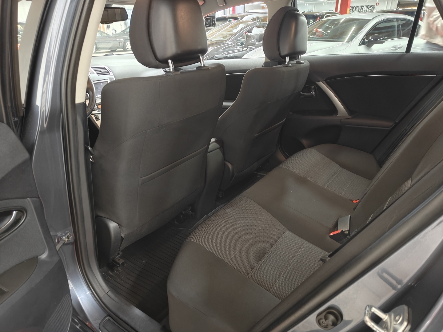 TOYOTA Avensis 2013