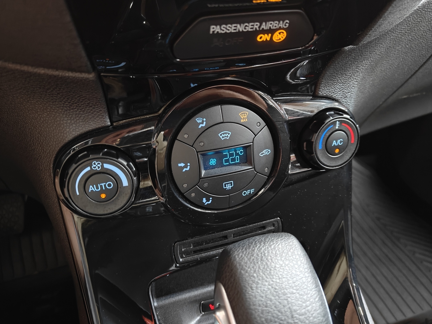 FORD Fiesta 2015