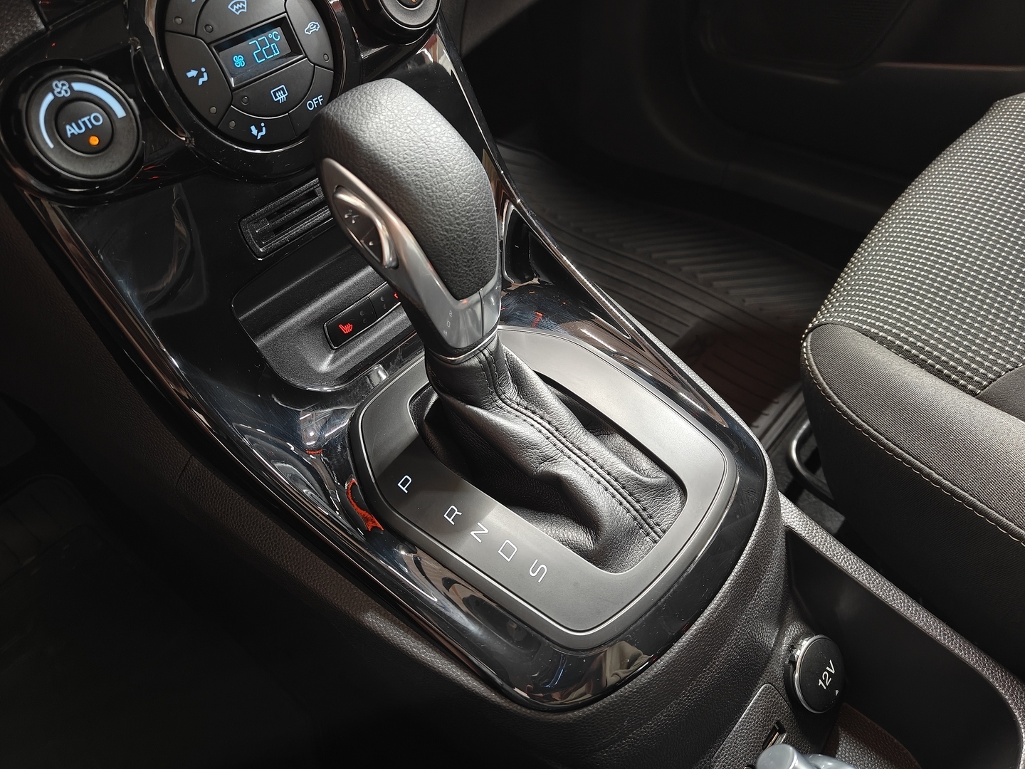 FORD Fiesta 2015