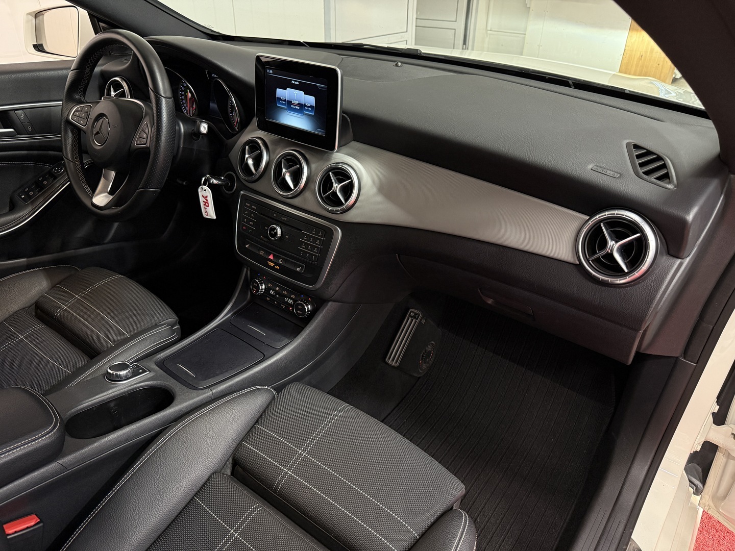 MERCEDES-BENZ CLA 2016
