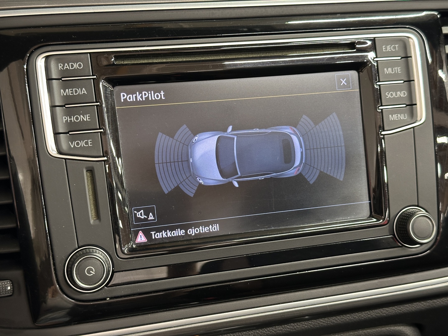 VOLKSWAGEN Beetle 2016