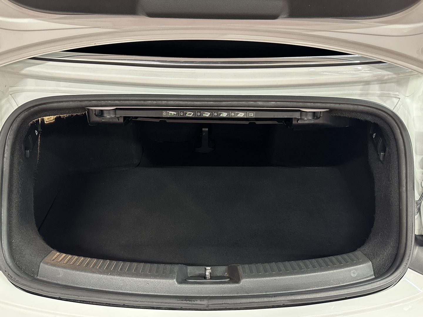 VOLKSWAGEN Beetle 2016