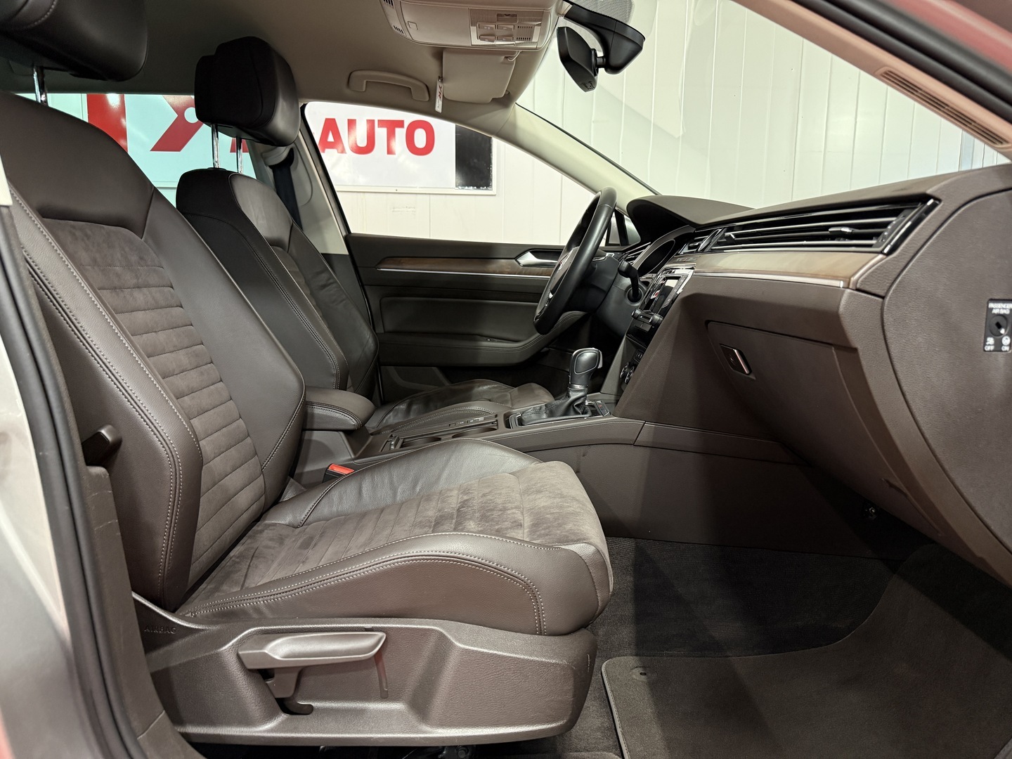 VOLKSWAGEN Passat 2016