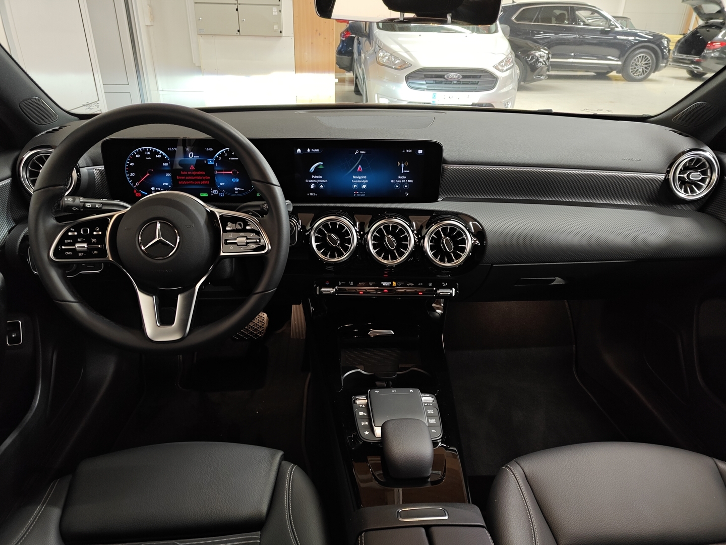 MERCEDES-BENZ A 2023