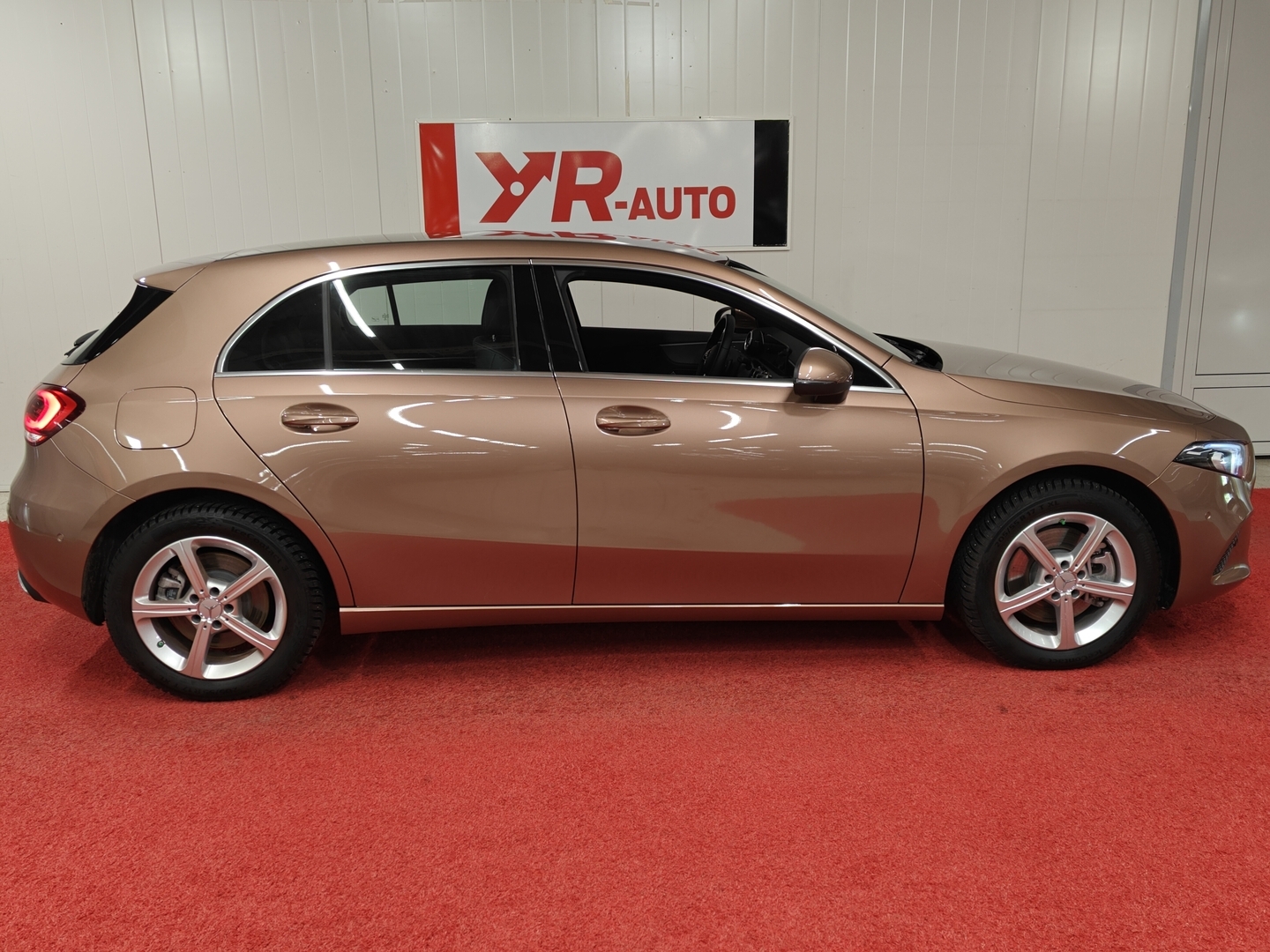 MERCEDES-BENZ A 2023