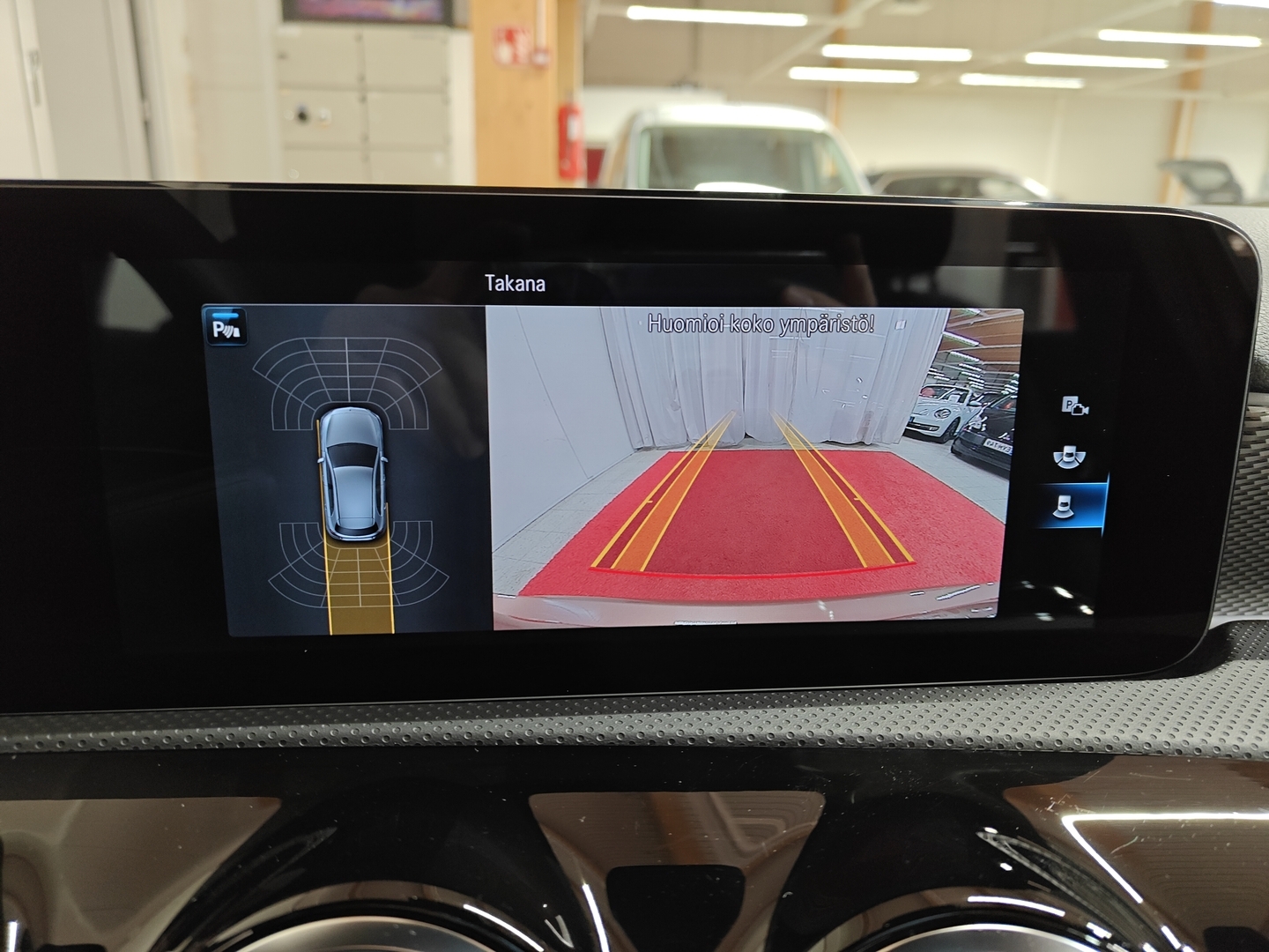 MERCEDES-BENZ A 2023