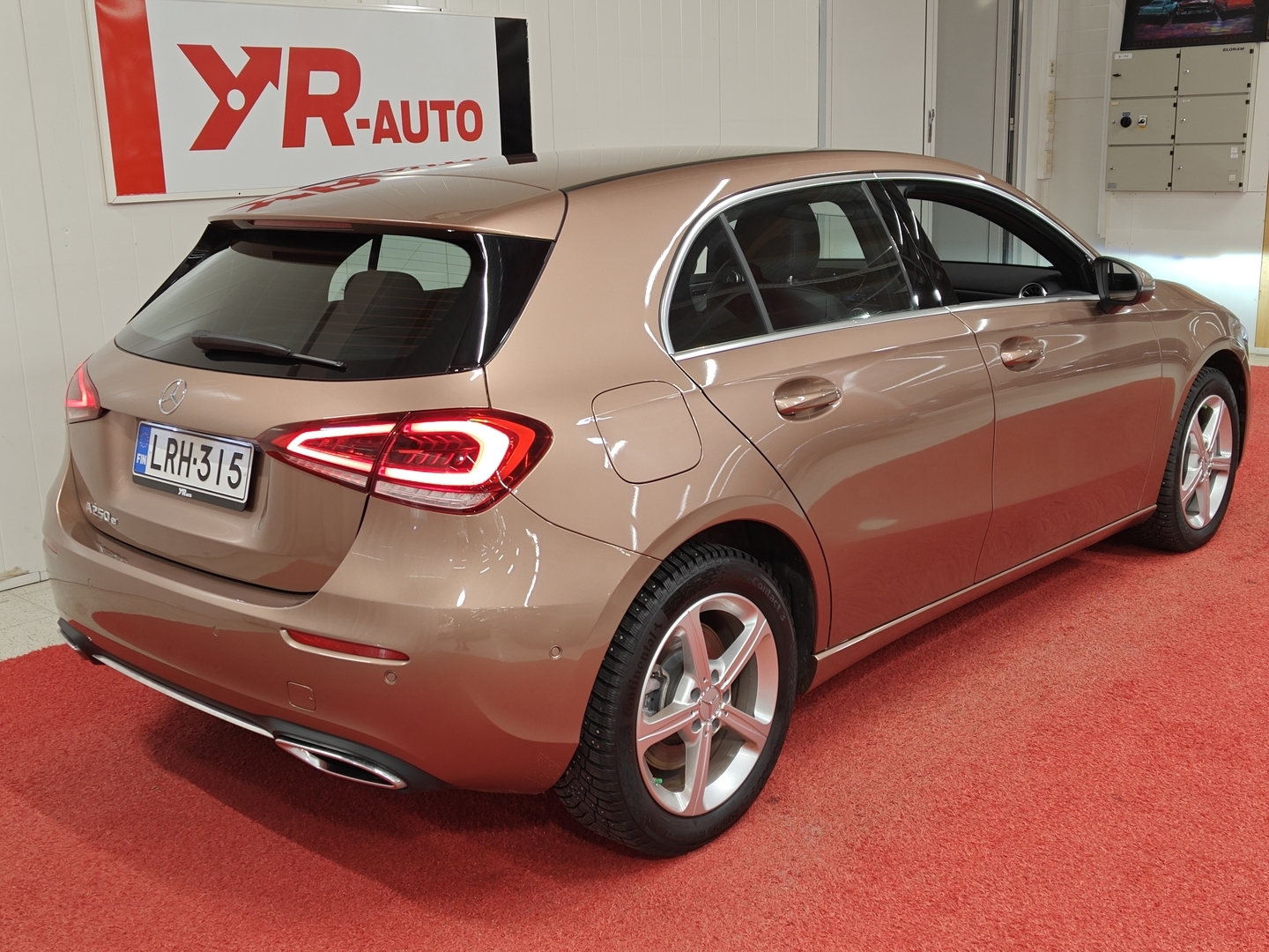 MERCEDES-BENZ A 2023