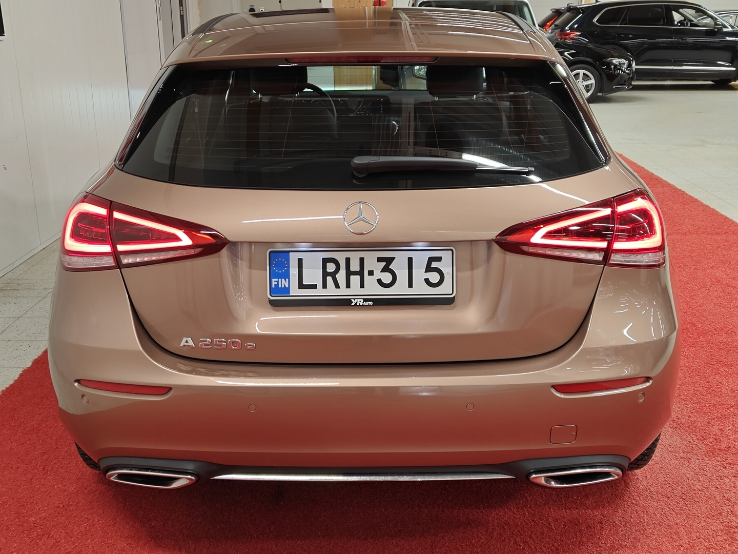 MERCEDES-BENZ A 2023