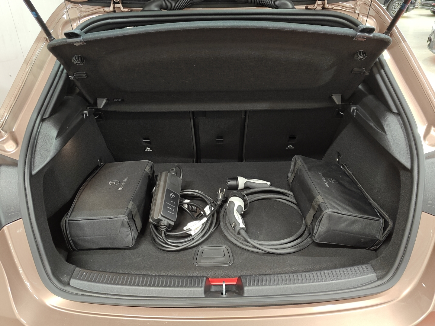 MERCEDES-BENZ A 2023