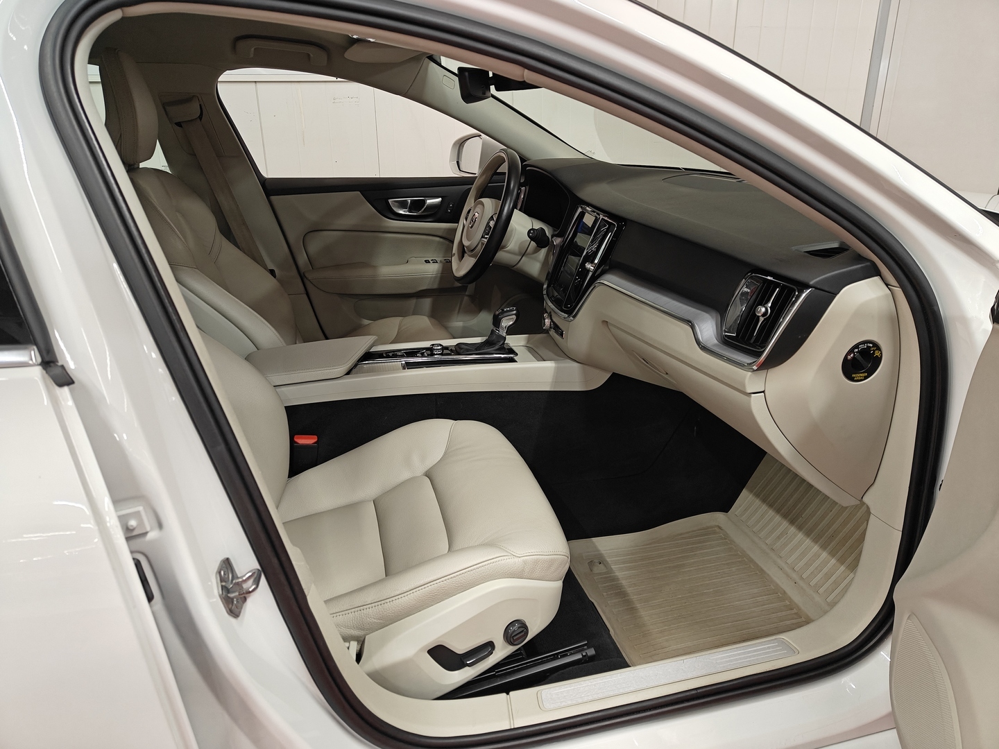 VOLVO V60 2019
