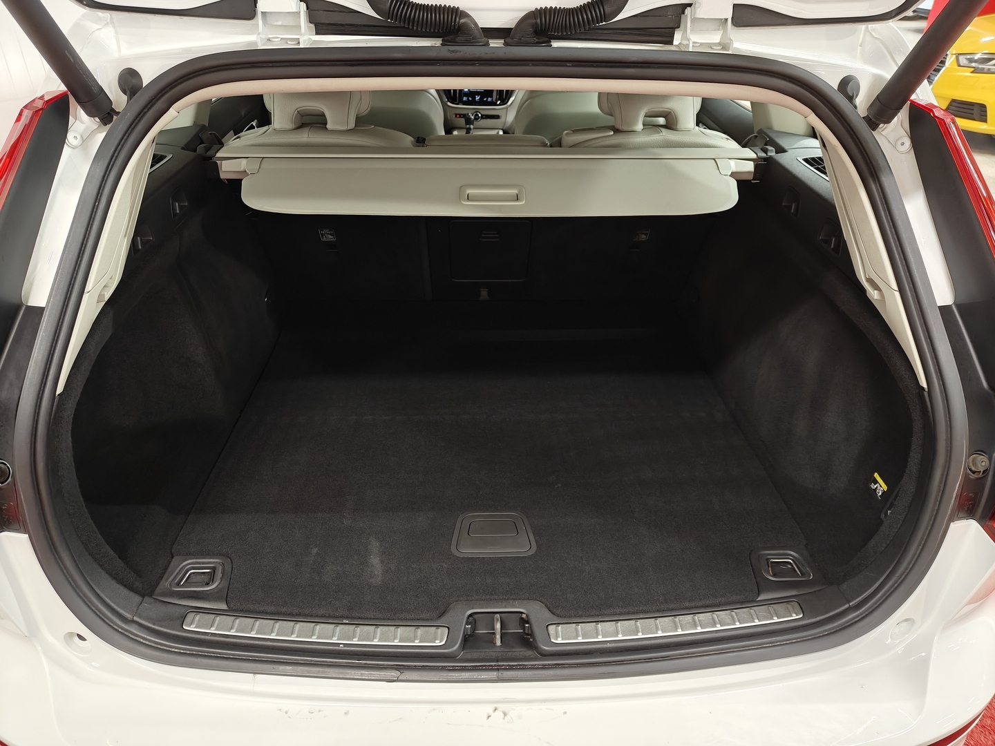 VOLVO V60 2019