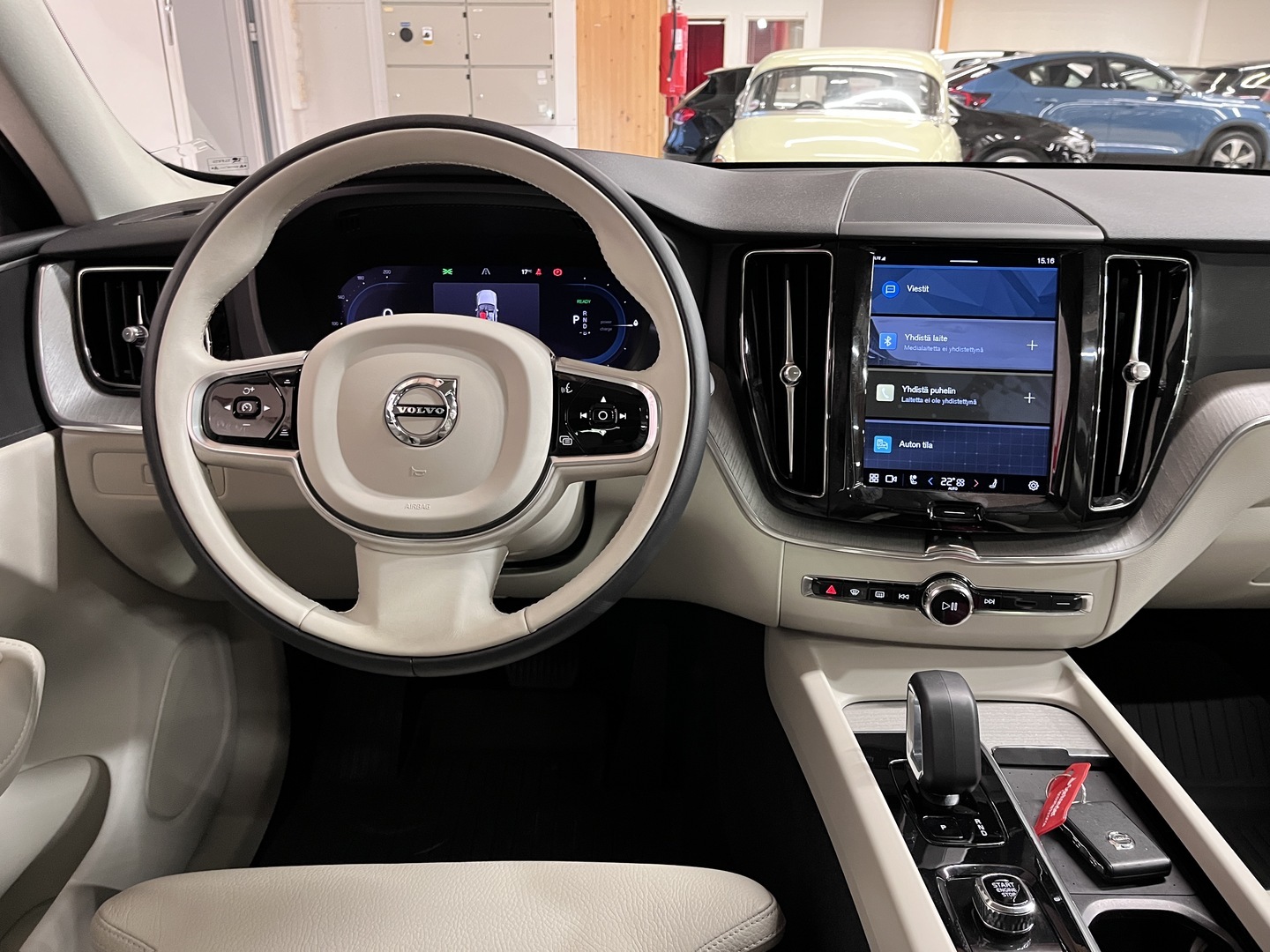 VOLVO XC60 2023
