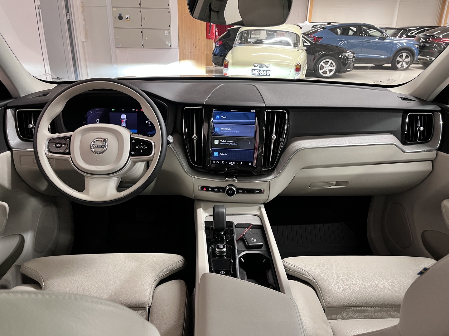 VOLVO XC60 2023