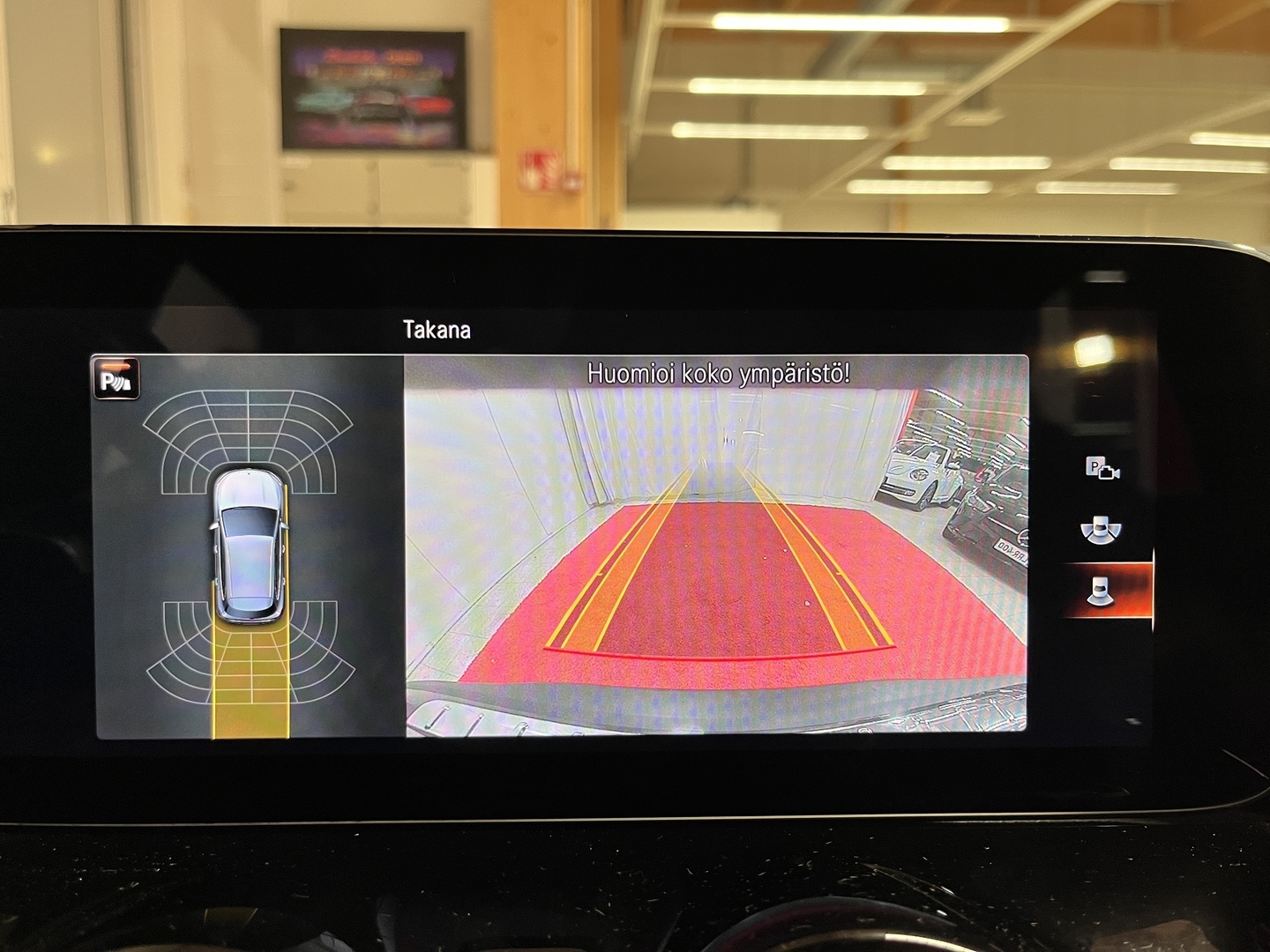 MERCEDES-BENZ EQA 2022