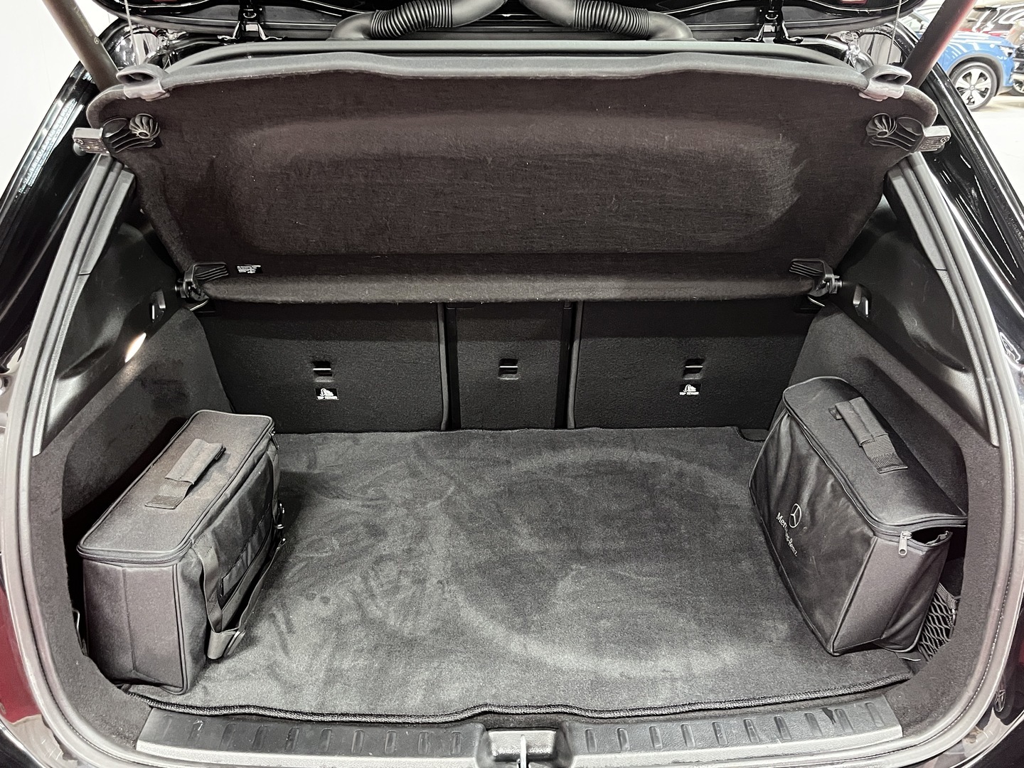 MERCEDES-BENZ EQA 2022