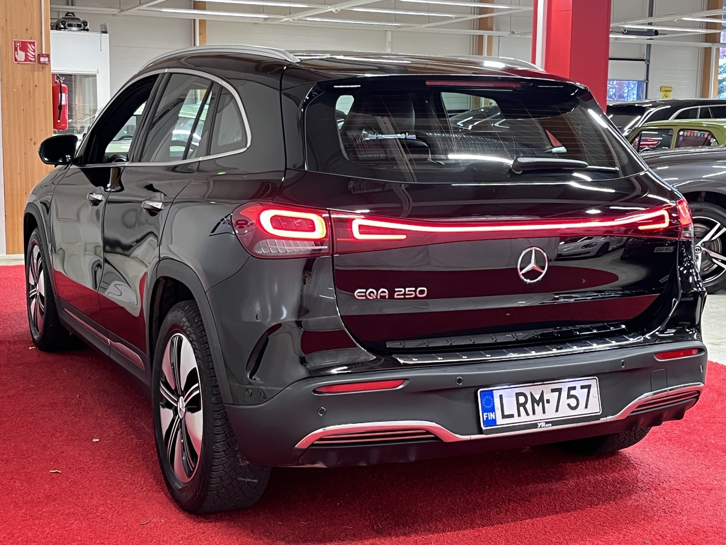 MERCEDES-BENZ EQA 2022