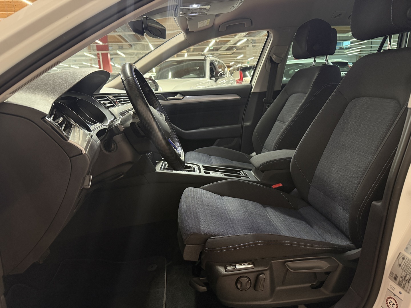 VOLKSWAGEN Passat 2021