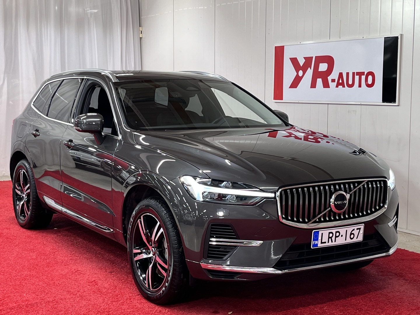 VOLVO XC60 2023