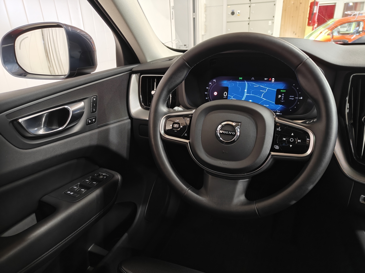 VOLVO XC60 18
