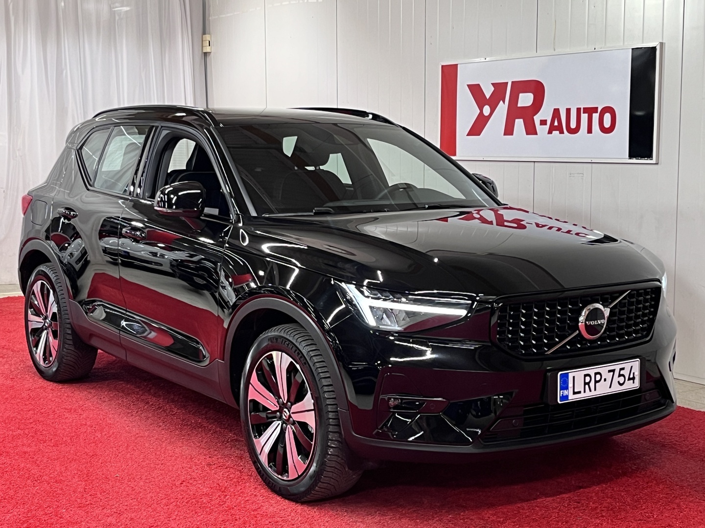 VOLVO XC40 2023