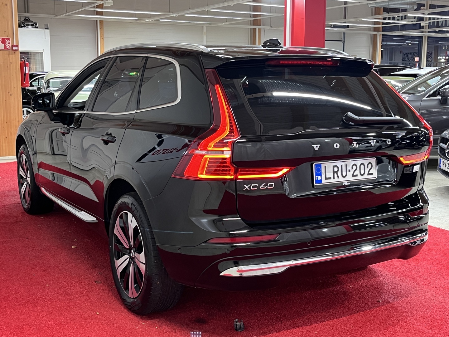 VOLVO XC60 2023