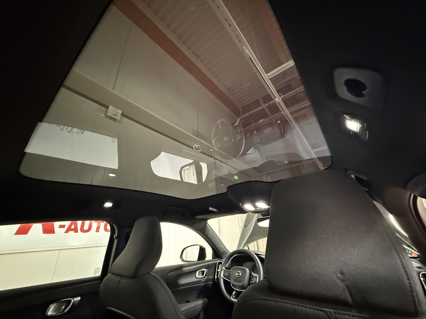 VOLVO C40 2023