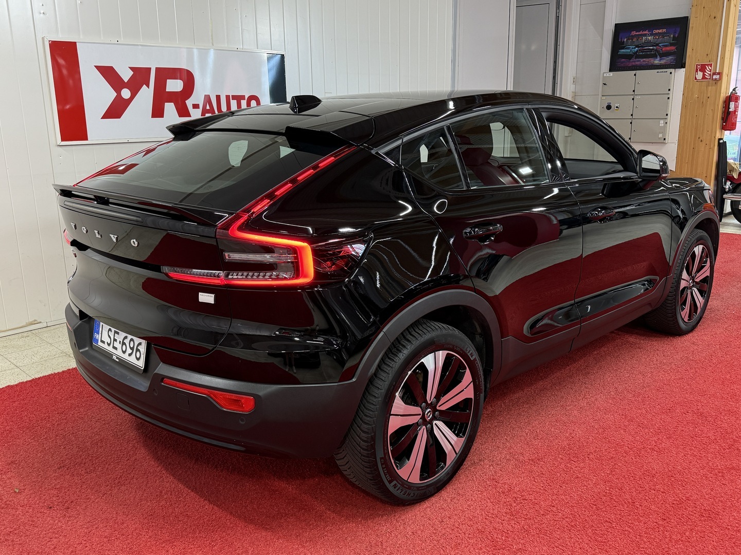 VOLVO C40 2023