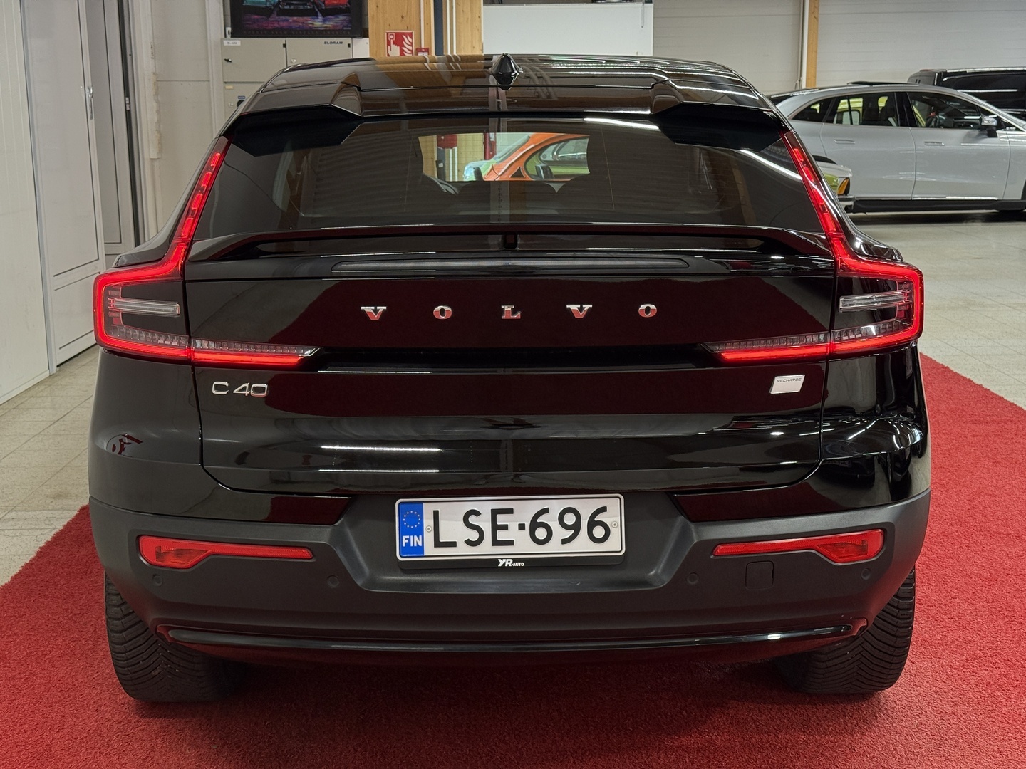 VOLVO C40 2023