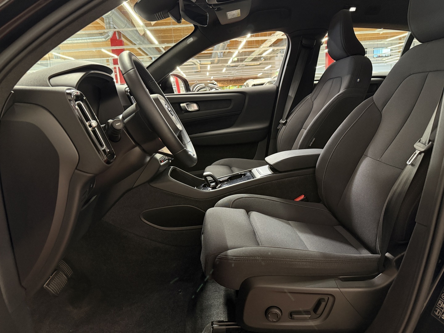 VOLVO C40 2023