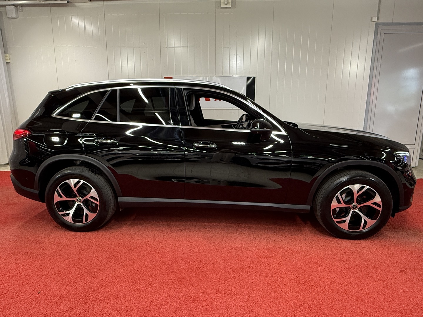MERCEDES-BENZ GLC 2023