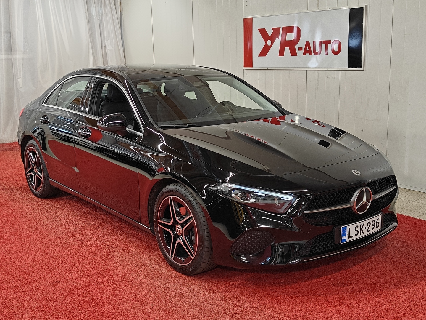 MERCEDES-BENZ A 2023