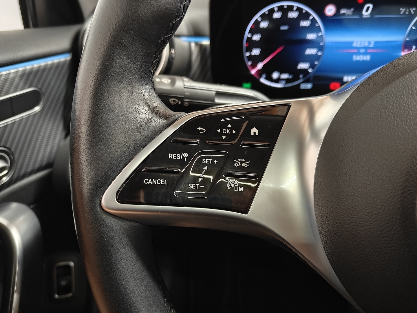 MERCEDES-BENZ A 2023
