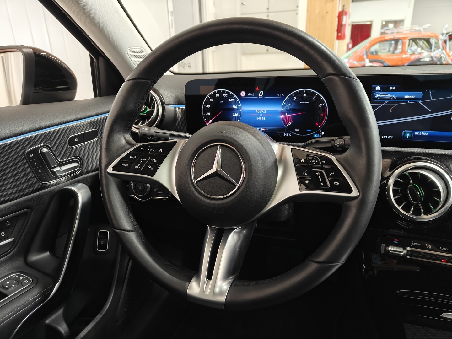 MERCEDES-BENZ A 2023