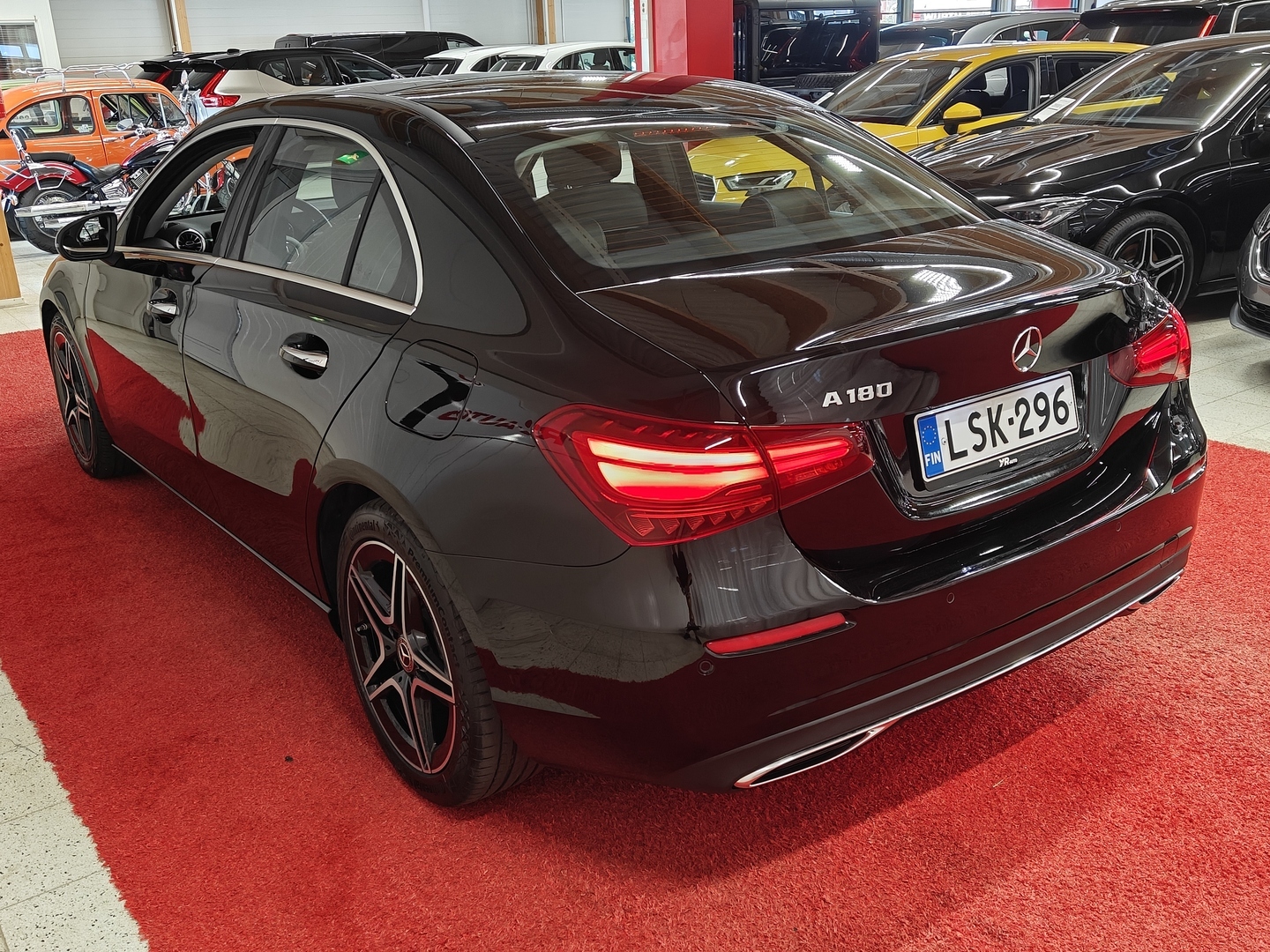 MERCEDES-BENZ A 2023