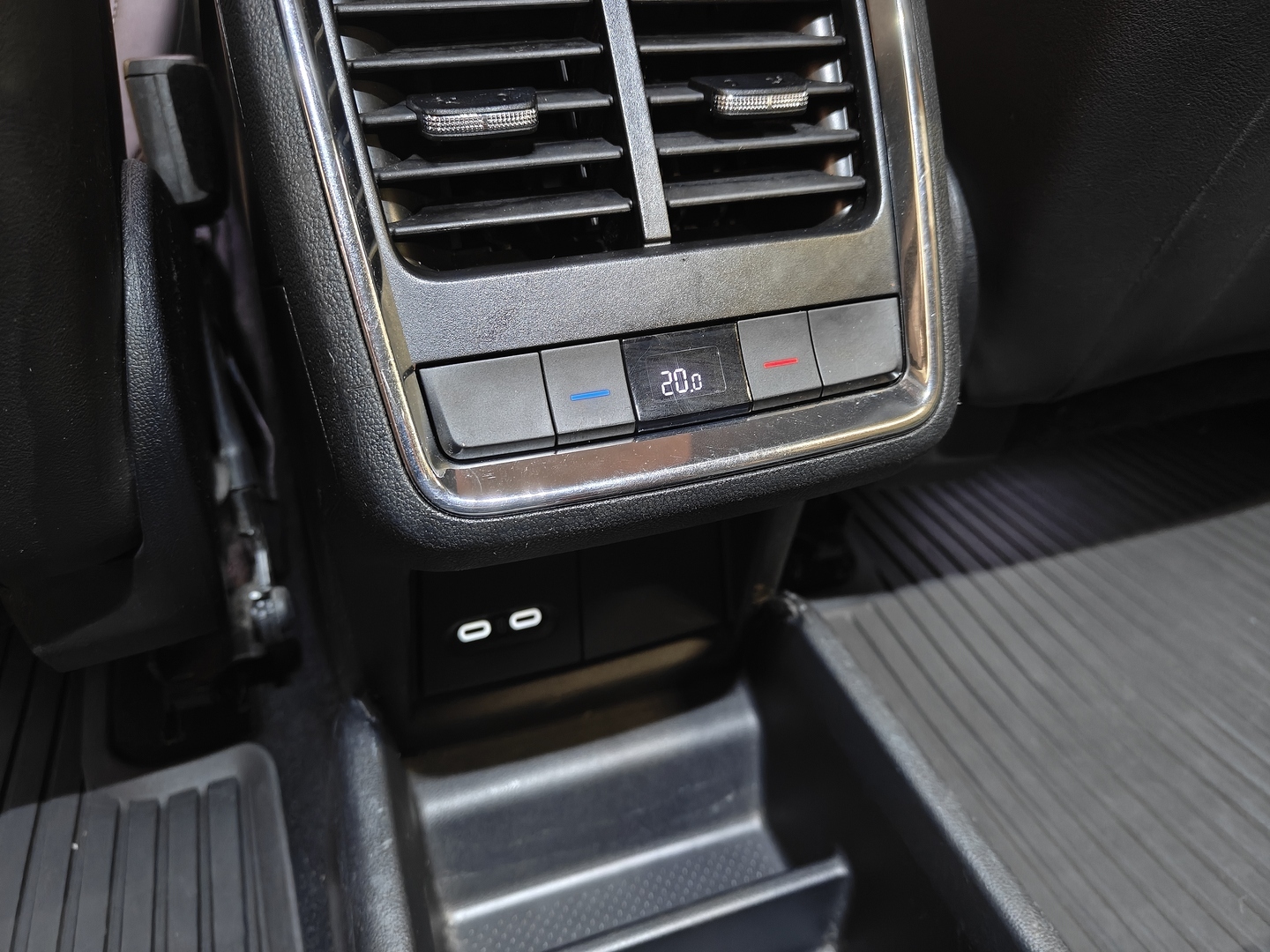SKODA Enyaq 2023