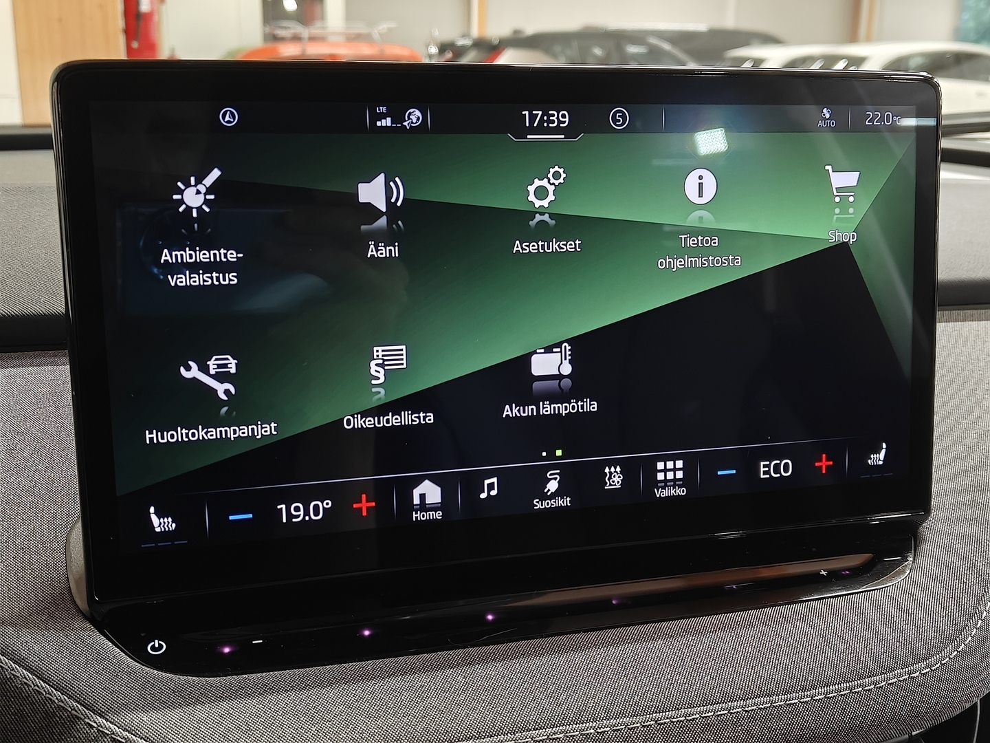 SKODA Enyaq 2023