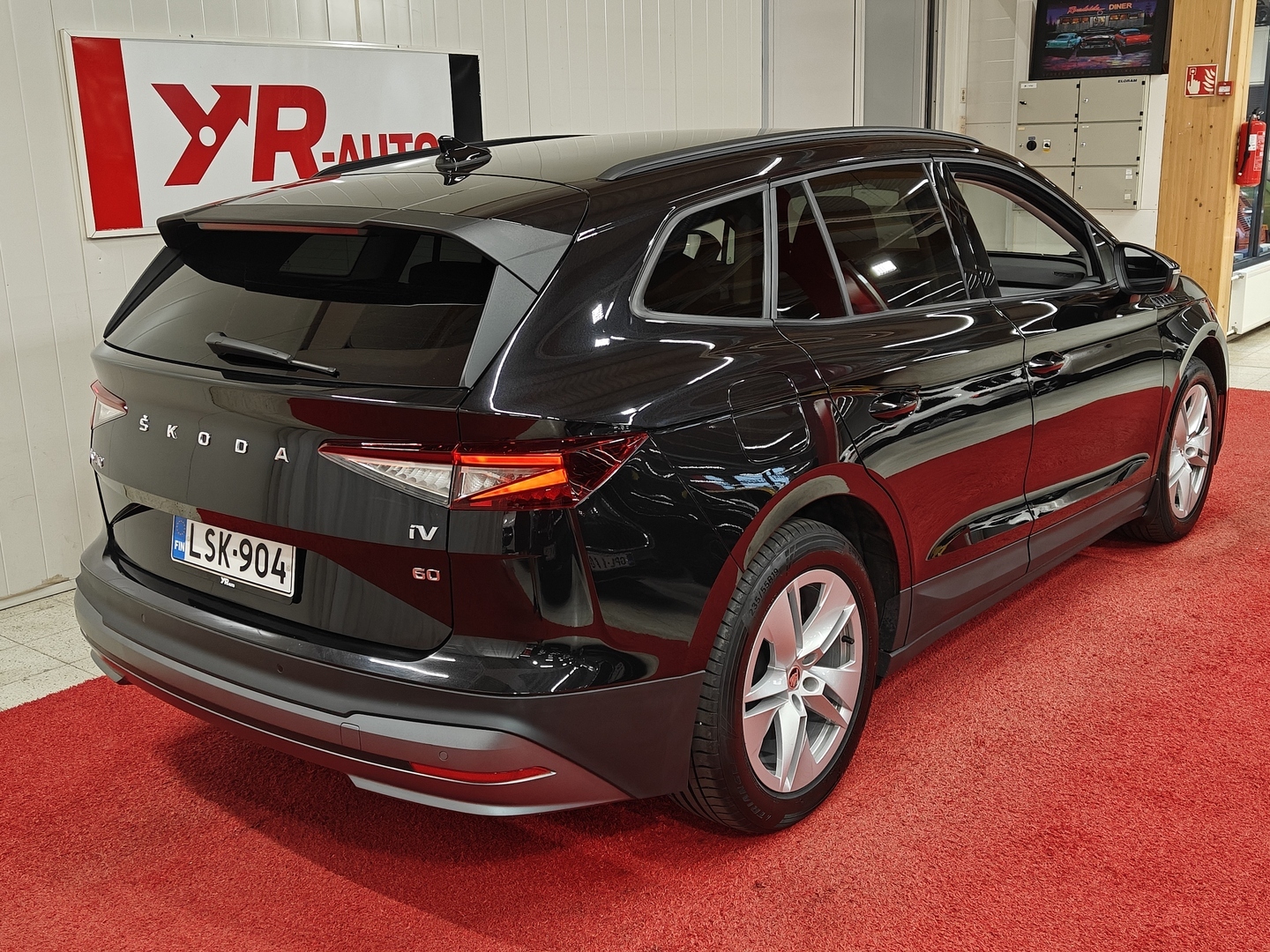 SKODA Enyaq 2023