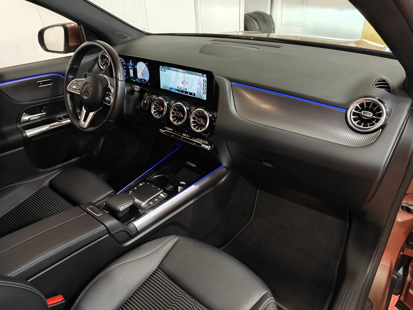 MERCEDES-BENZ EQA 2023