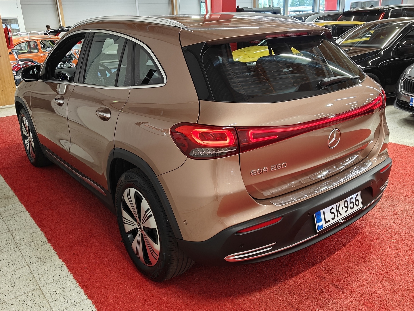 MERCEDES-BENZ EQA 2023