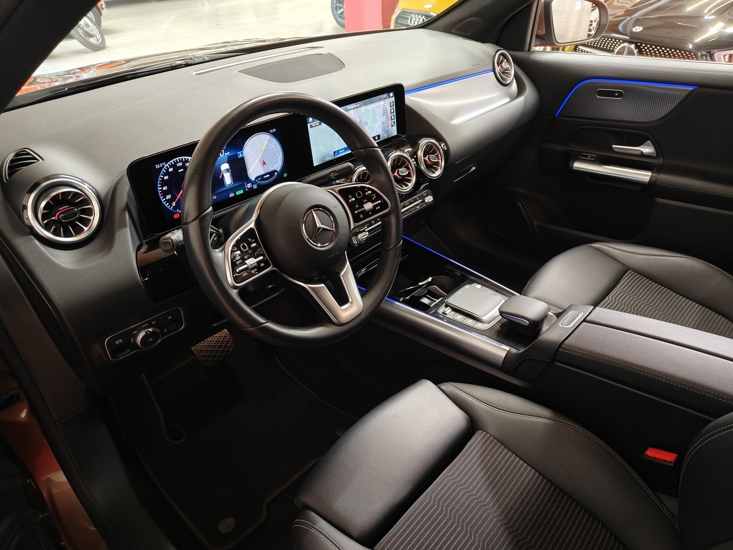 MERCEDES-BENZ EQA 2023